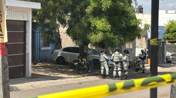 En la entrada de un domicilio ejecutan a un hombre en Villa Bonita, Culiacán