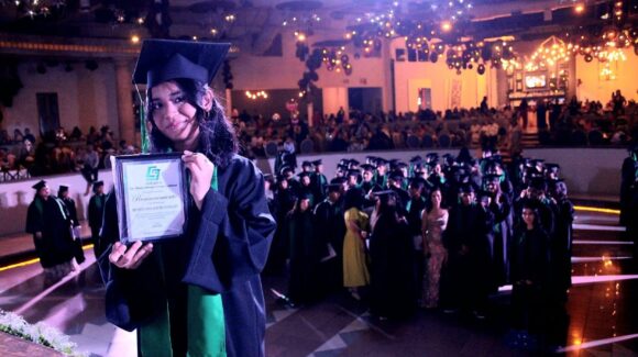 Cobaes 38 de Mazatlán celebra graduación de la generación 2022-2025 y reconoce a Guiromi Mendoza por excelencia académica