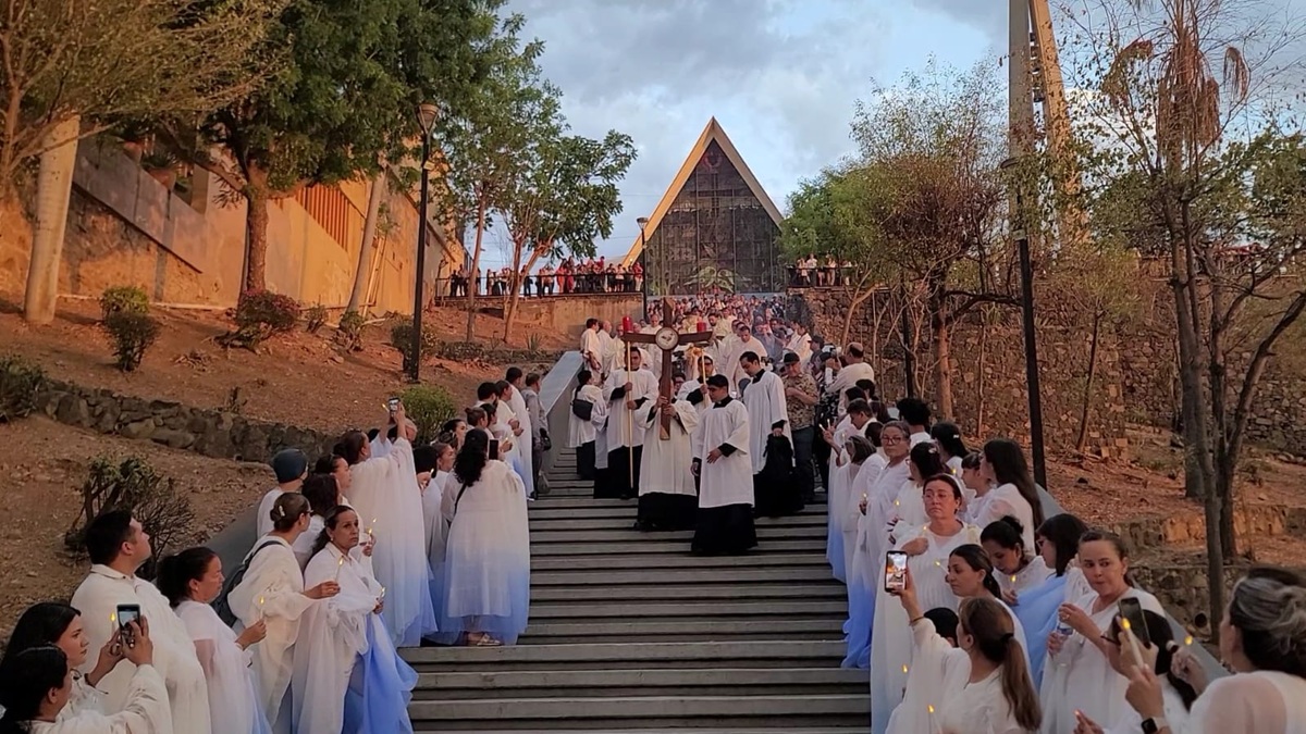 Celebran fiesta del Corpus Christi en Culiacán