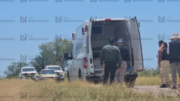 Envuelto en una mallasombra encuentran asesinado a un hombre al sur de Culiacán
