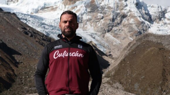 El sinaloense David Monárrez está listo para ascender la montaña más alta de Bolivia