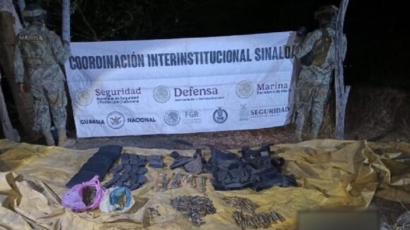 Aseguran en Cosalá 39 tubos de emulsión explosiva, cartuchos y droga