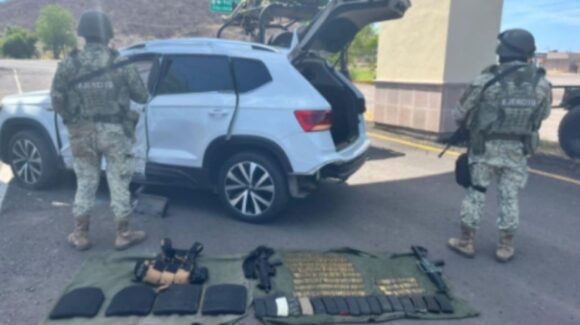 Militares decomisan armas, un vehículo y cargadores en Tacuichamona, Culiacán