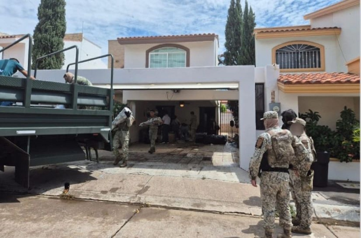 FOTOS | Esto fue lo decomisado en la casa con ‘narcotúnel’ en Residencial Santa Margarita, Culiacán