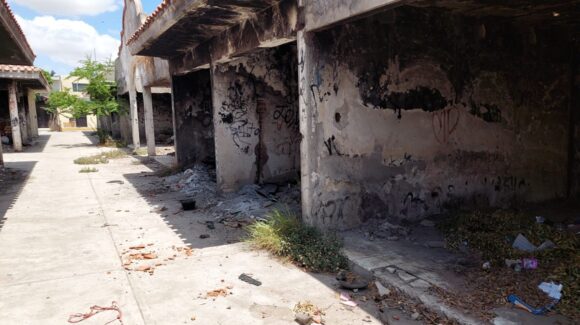 ¡Es un basurero! Denuncian deterioro e inseguridad en mercado de la Jiquilpan, en Los Mochis