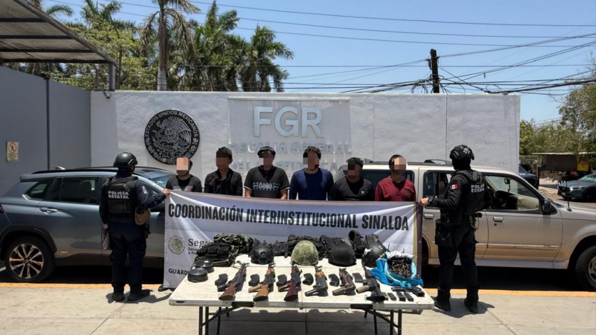 Detienen a 6 civiles con armamento, equipo tácito y vehículos en Culiacán