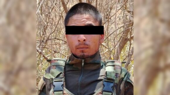 Con tres armas largas y un inhibidor de drones, aseguran a un hombre en El Tepuchito