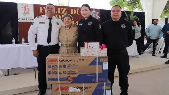 “Trabajamos por una corporación con mejores condiciones”: alcaldesa de Guasave en festejo del Día del Policía
