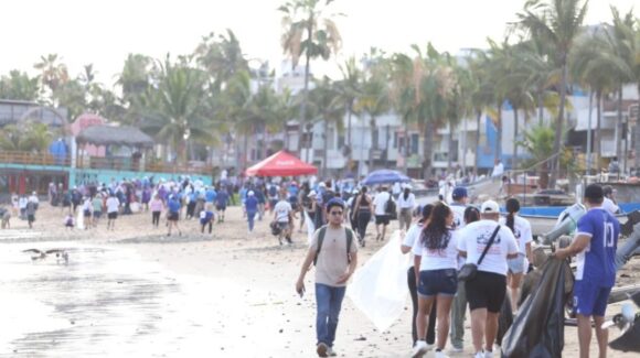 Más de mil 200 personas se sumaron a la mega limpieza de toda la zona costera de Mazatlán