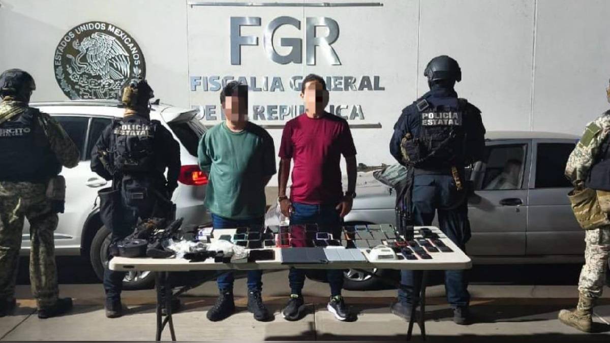 dos detenidos con un ak 47
