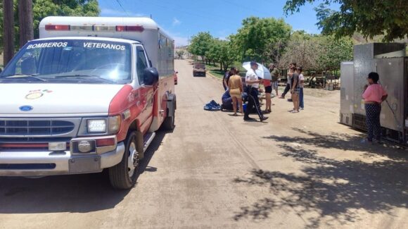 Una mujer y una menor resultan lesionadas luego de choque en motocicleta en Mazatlán