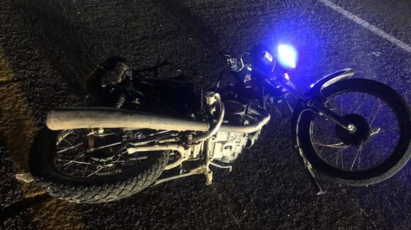 Dos personas pierden la vida a bordo de una motocicleta en Mazatlán