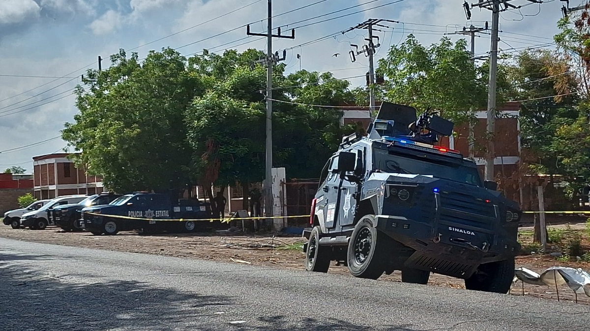 Envuelto en bolsas negras y con un mensaje clavado con un cuchillo lo hallan asesinado en Costa Rica, Culiacán