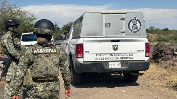 Asesinado y con mensaje en cartulina localizan a un adulto en el campo El Diez, en Culiacán