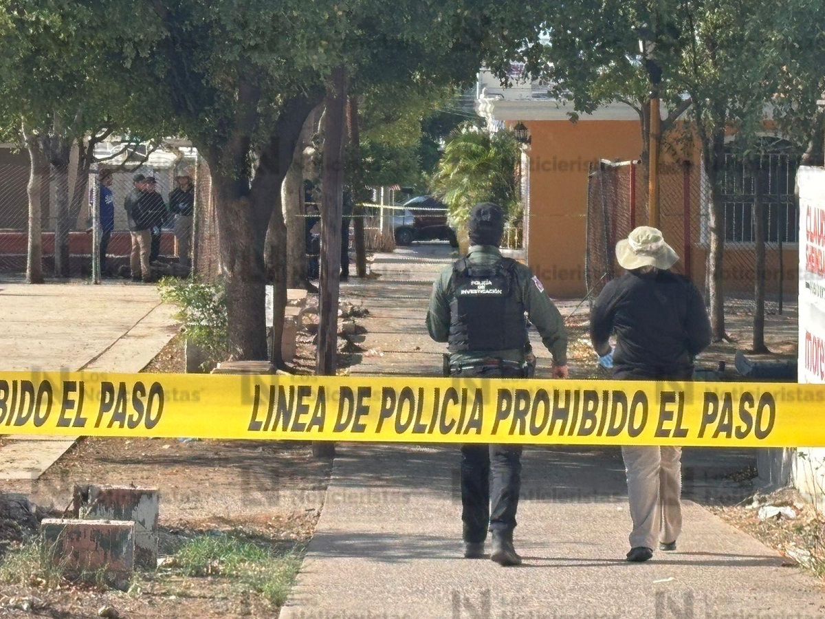 Ejecutan a dos hombres y dejan un mensaje escrito en cartulina en el sector Barrancos de Culiacán