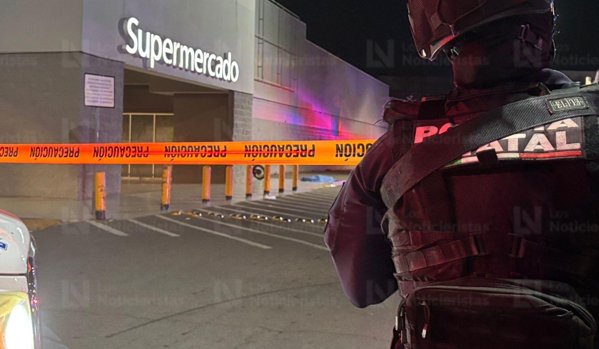 Ejecutan a hombre en estacionamiento de supermercado en Culiacán