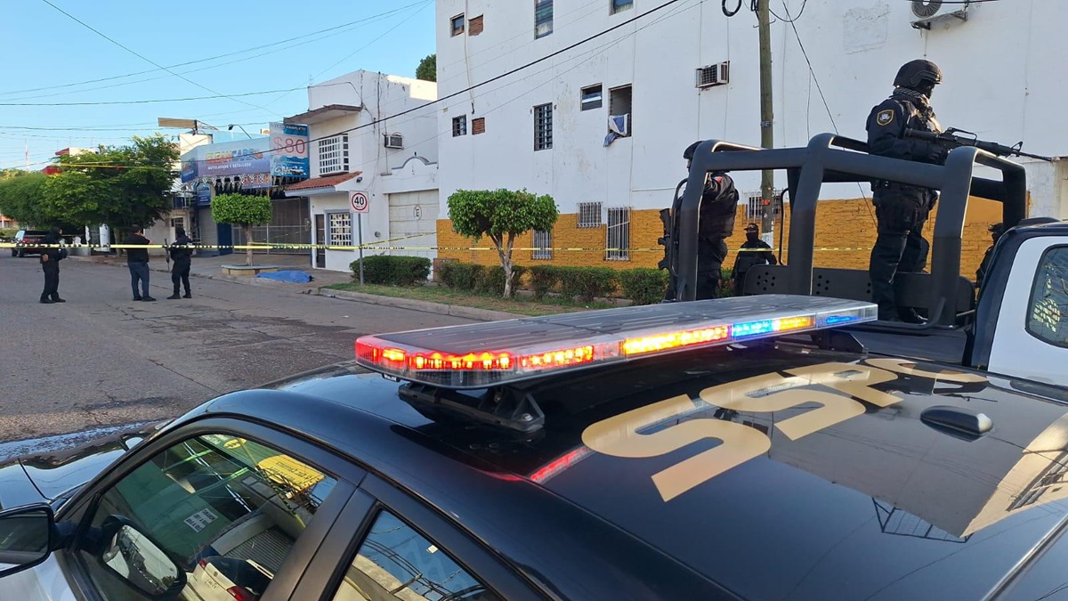 Ejecutan a hombre frente a marisquería en Culiacán