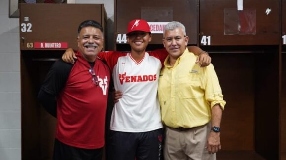 Emmanuel Cedano es primera firma de los Venados de Mazatlán