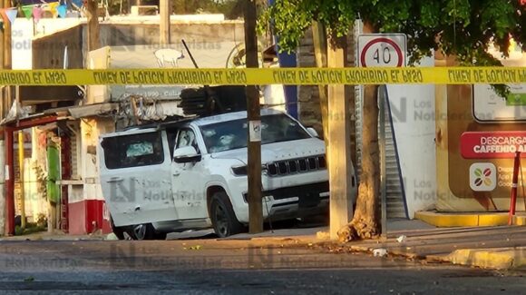 ¡Hay una camioneta artillada! Enfrentamiento a balazos deja tres muertos en Tierra Blanca, Culiacán
