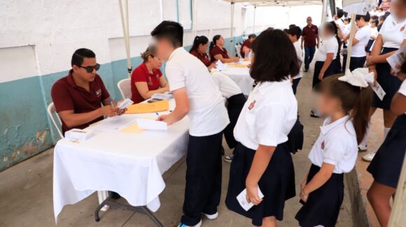 Realizan segunda etapa de entrega de la beca Probec para niños de la zona urbana de Mazatlán