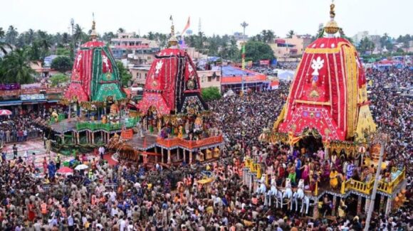 Estampida en festival hindú deja tres muertos y más de 12 heridos en India
