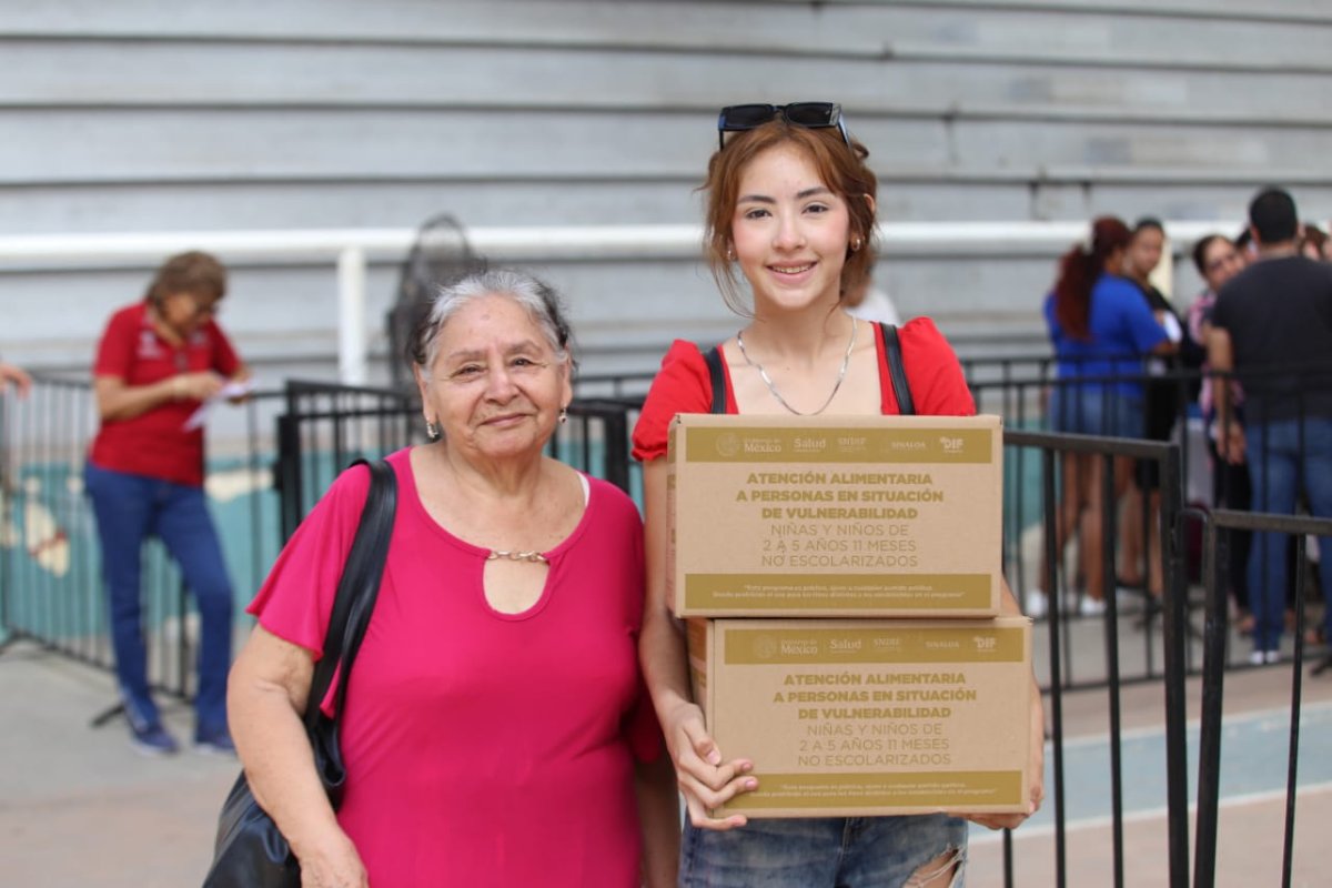 entrega de despensas del programa Estrategia Integral de Asistencia Social, Alimentación y Desarrollo Comunitario