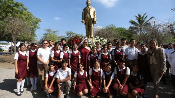 Conmemoran en Mazatlán el 138 aniversario del natalicio de Genaro Estrada