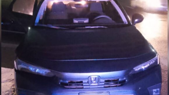 Hallan abandonado un automóvil robado en la La Costerita, Culiacán