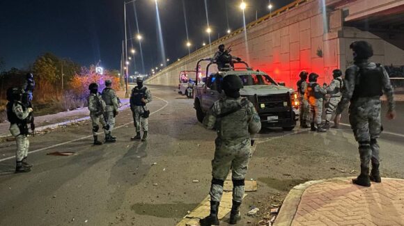 Identifican al ejecutado y con mensaje bajo el puente de La Costerita de Culiacán