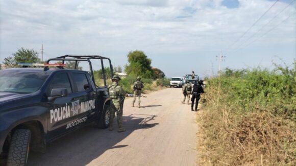 Hallan a hombre sin vida envuelto en plástico, cerca de Comanito, Mocorito