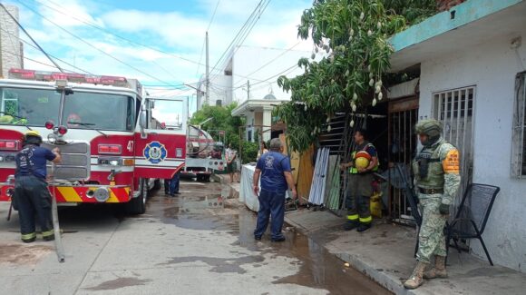 Incendio moviliza a bomberos en Culiacán