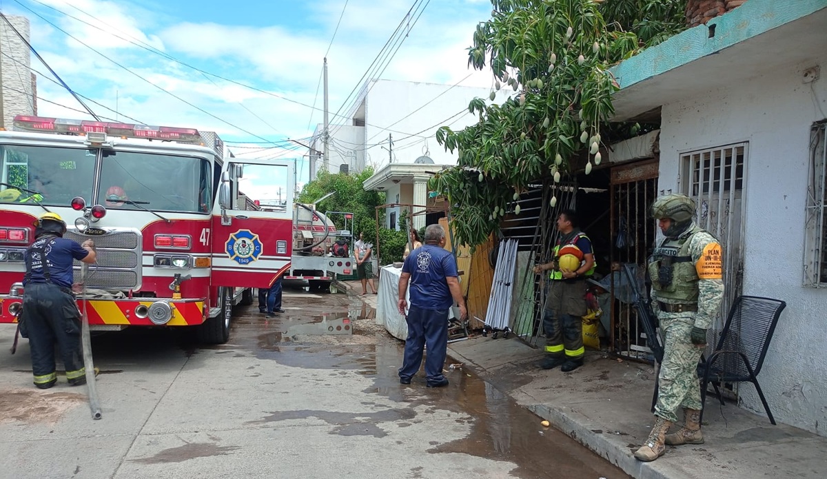 Incendio de casa en la colonia Guadalupe Victoria, en Culiacán