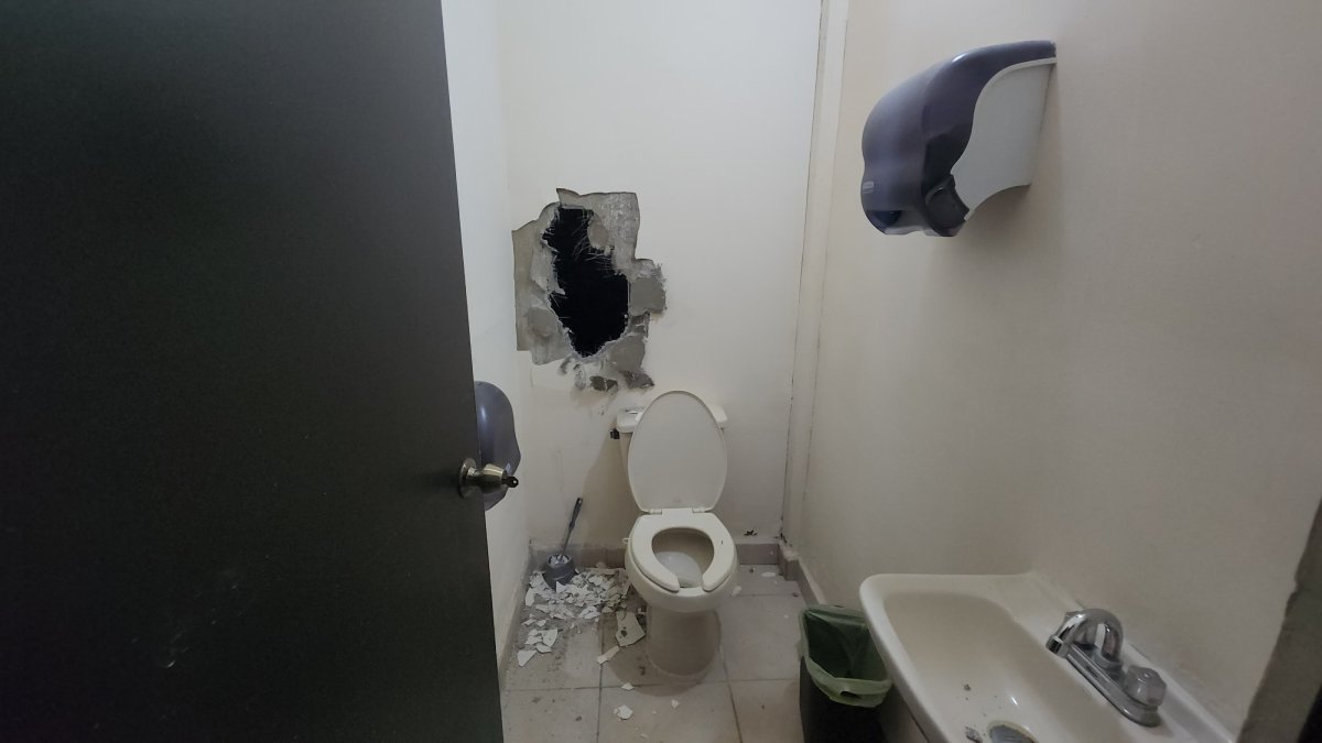 Indigentes presuntamente roban a una clínica en Los Mochis