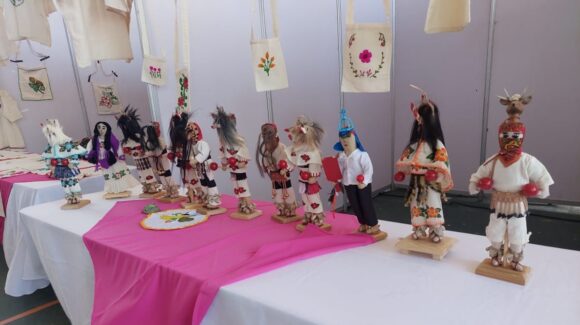 Primera Expo Artesanal Mujer Indígena 2025 en Los Mochis promueve la cultura de Sinaloa