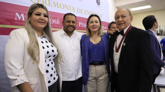 Nombran a José Ángel Pescador Osuna como miembro emérito del Colegio de Sinaloa