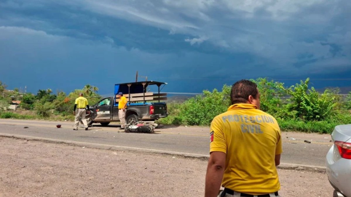 Joven motociclista es atropellado luego de chocar contra una camioneta en Rosario