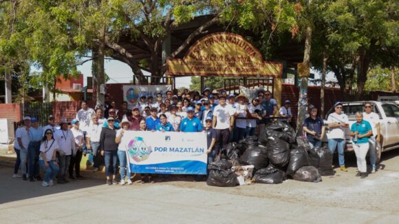 Recolecta Jumapam 28 metros cúbicos de basura y escombro en la colonia Hogar del Pescador, Mazatlán