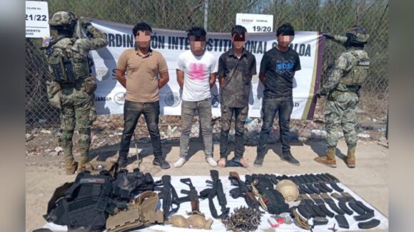 Detiene la Marina a 4 hombres con armamento y en vehículo robado en Navolato