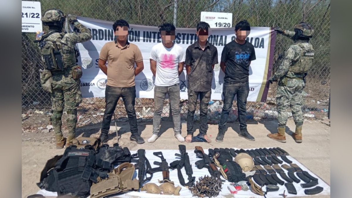Detiene la Marina a 4 hombres con armamento abordo de un vehículo robado en Navolato