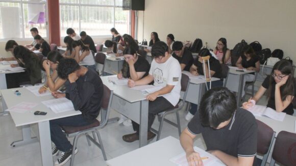 Con la ilusión de convertirse en profesionistas, Linces de la UAdeO presentan el Ceneval en Guasave