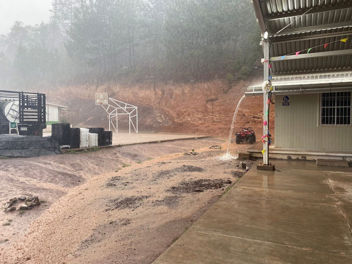 ¡Qué llovidón! Se presentan intensas lluvias en Santa Gertrudis, Badiraguato