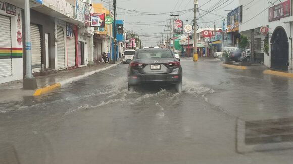 Lluvias provocan solo encharcamientos menores en Mazatlán; sin afectaciones mayores