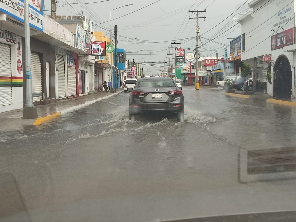 Lluvias provocan solo encharcamientos menores en Mazatlán; sin afectaciones mayores