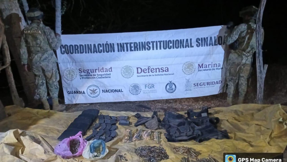 Decomisan armas, droga, cargadores y equipo táctico en campamento de Cosalá