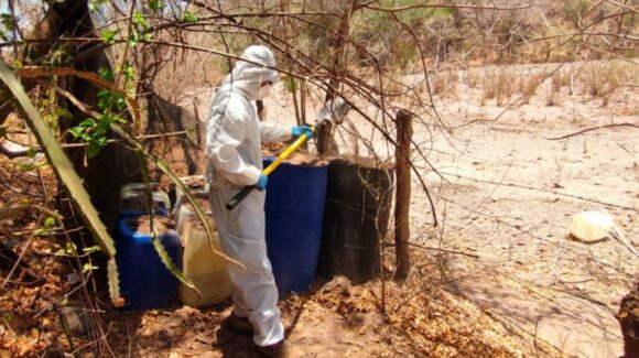 Localizan y desmantelan un área de almacenamiento de sustancias para la elaboración de drogas en Culiacán