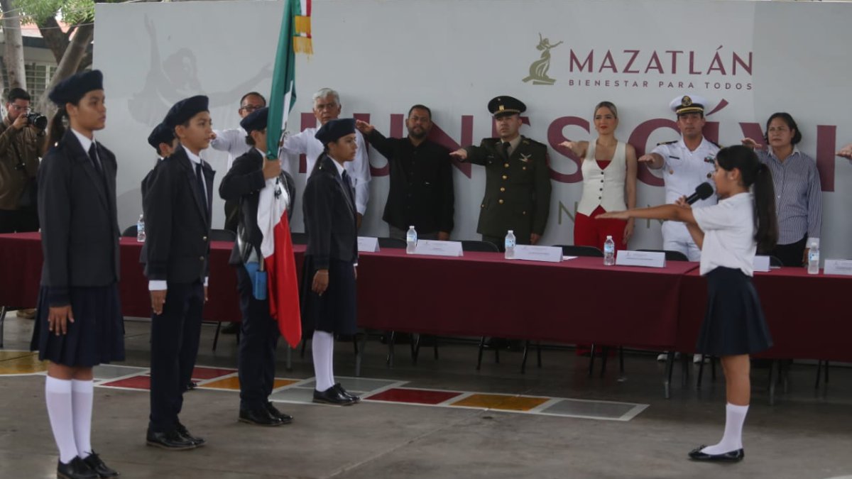 lunes civico primaria trece de septiembre de mazatlan