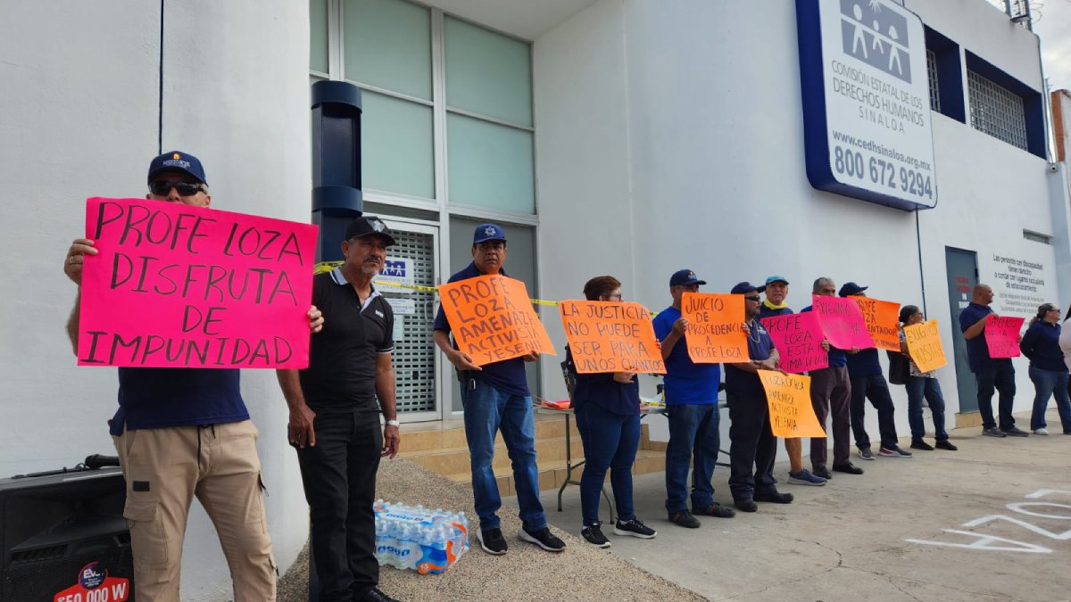 manifestacion de jessenia rojo y colectivo guerreros azules ac derechos humanos