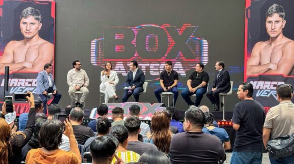 Alcalde Juan de Dios Gámez acompaña a Marco Verde en conferencia previa a su pelea en Culiacán