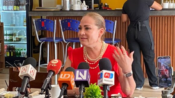 Compra de 19 mdp en medicina en Mazatlán es “el mismo” procedimiento que patrullas en Ahome: Regidora