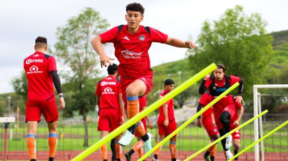 El Mazatlán FC llega a Querétaro para partidos amistosos rumbo al Apertura 2025 de la Liga MX